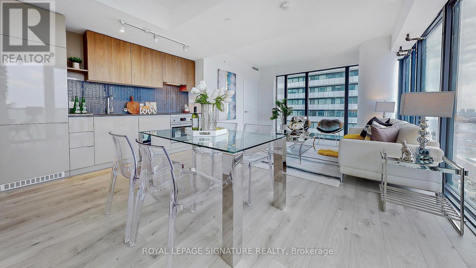 Photo 1 of 2809 161 Roehampton Avenue, Toronto ON