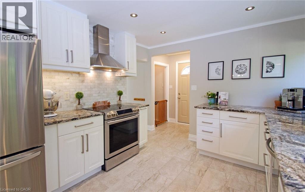 Photo 14 of 164 Mcmurchy Avenue S, Brampton ON