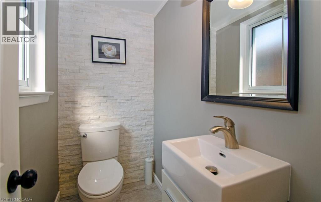 Photo 15 of 164 Mcmurchy Avenue S, Brampton ON