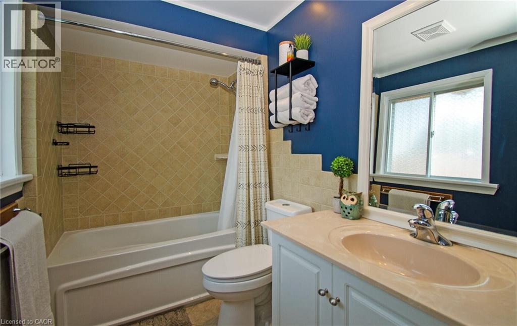 Photo 29 of 164 Mcmurchy Avenue S, Brampton ON