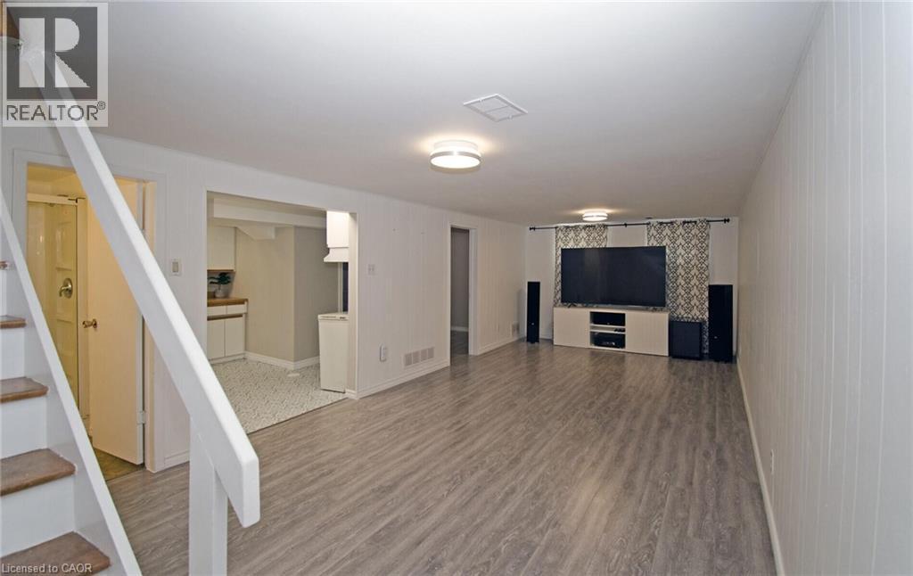 Photo 31 of 164 Mcmurchy Avenue S, Brampton ON