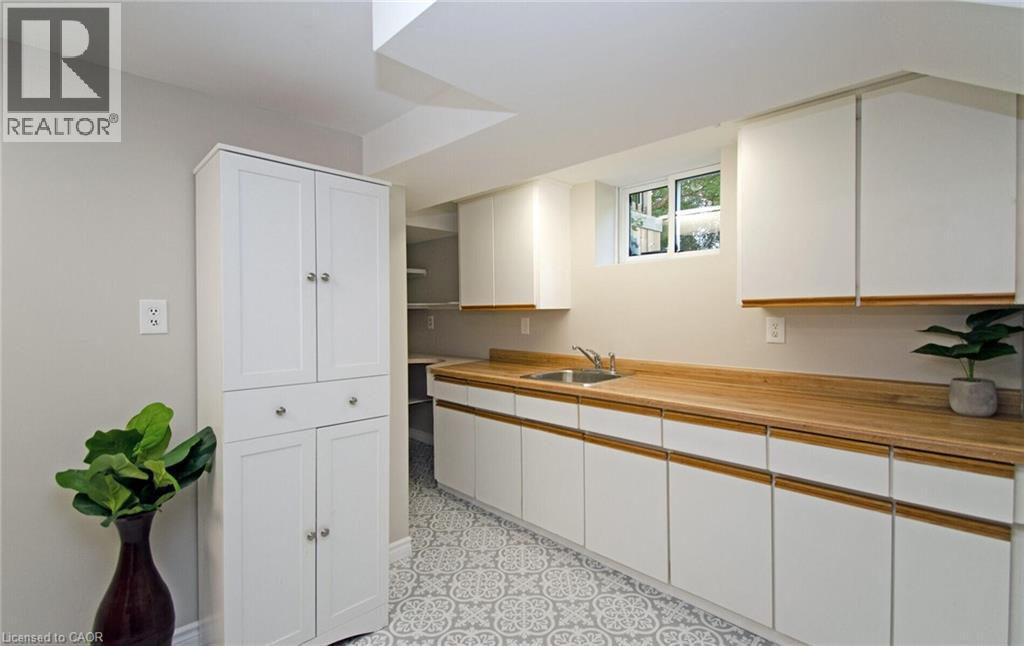 Photo 35 of 164 Mcmurchy Avenue S, Brampton ON