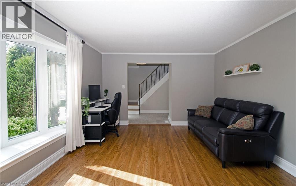 Photo 6 of 164 Mcmurchy Avenue S, Brampton ON