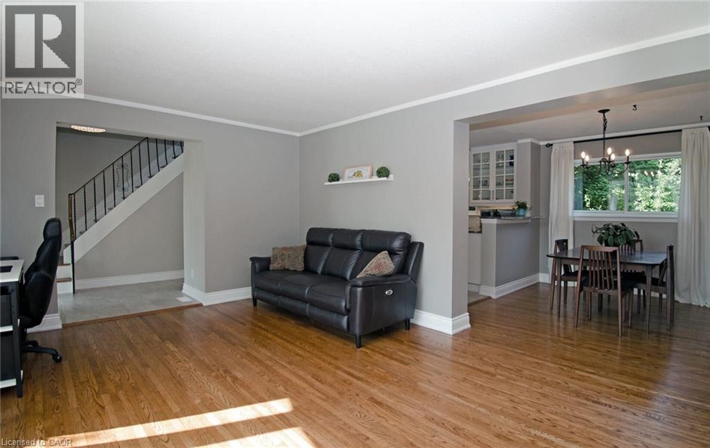 Photo 7 of 164 Mcmurchy Avenue S, Brampton ON