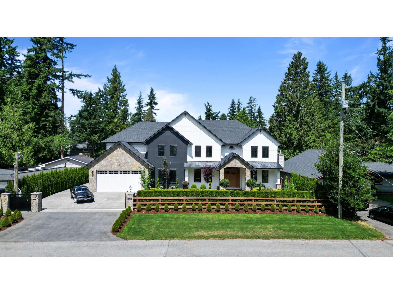 Photo 2 of 19851 37 Avenue, Langley BC