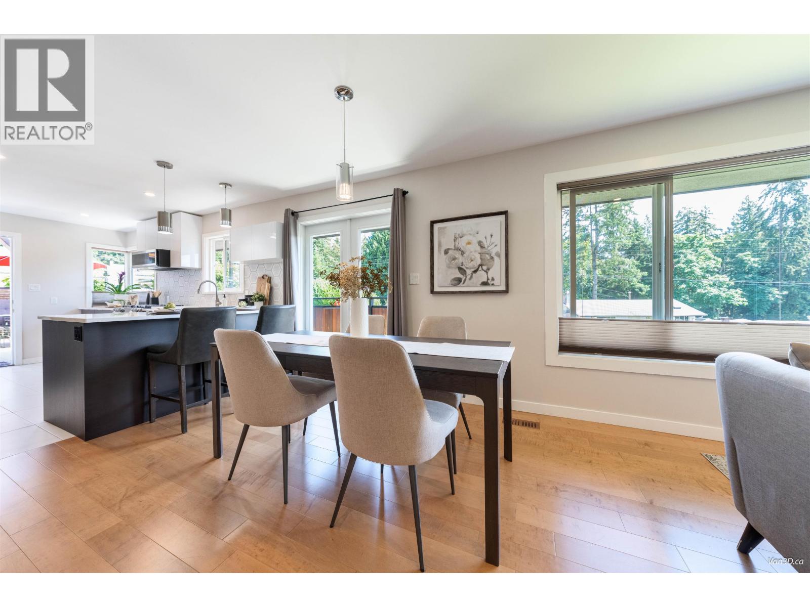 Photo 7 of 949 Hartford Place, North Vancouver BC