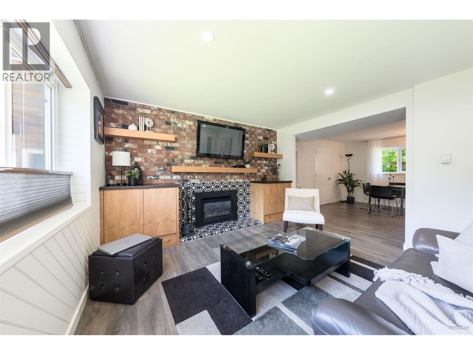 Photo 31 of 949 Hartford Place, North Vancouver BC