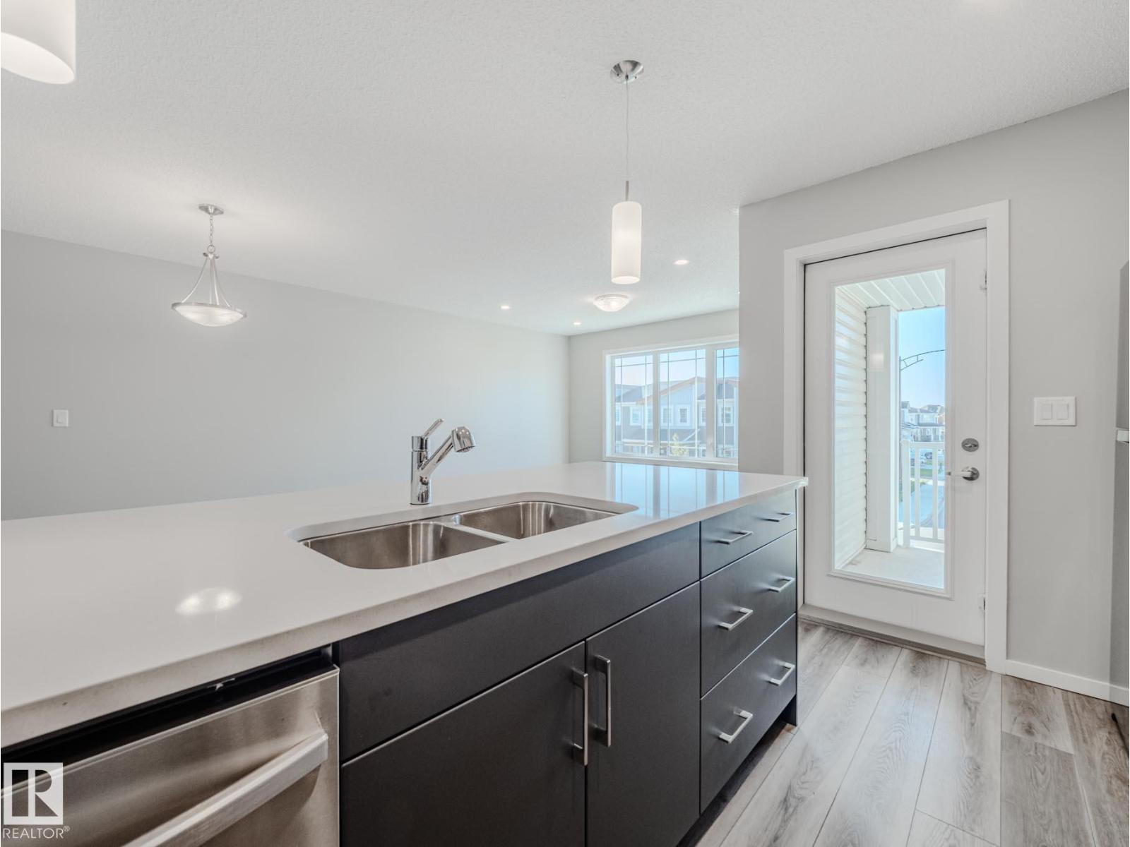 Photo 12 of 20532 21 Av Nw, Edmonton AB