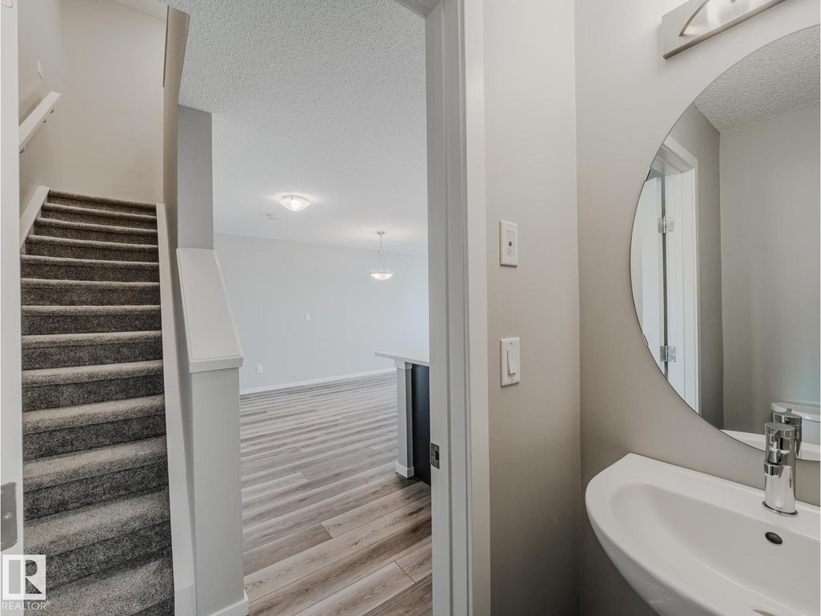 Photo 18 of 20532 21 Av Nw, Edmonton AB