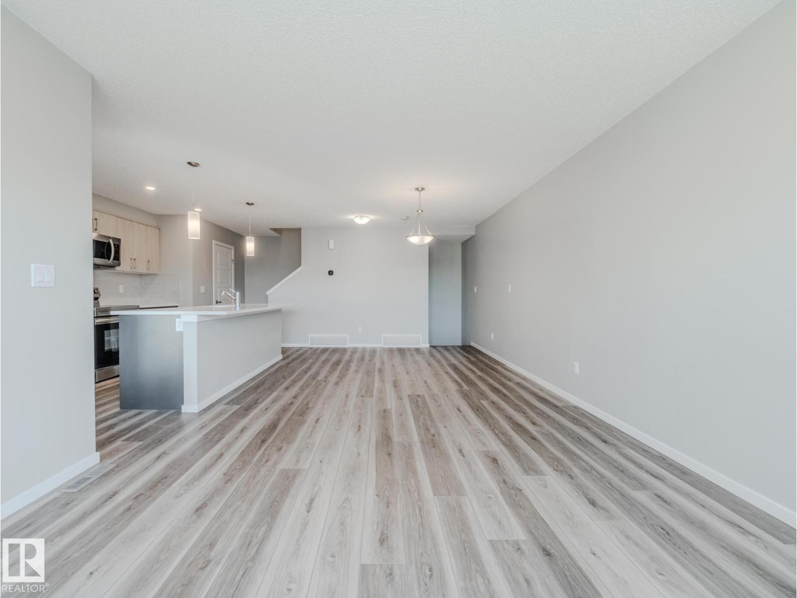 Photo 9 of 20532 21 Av Nw, Edmonton AB
