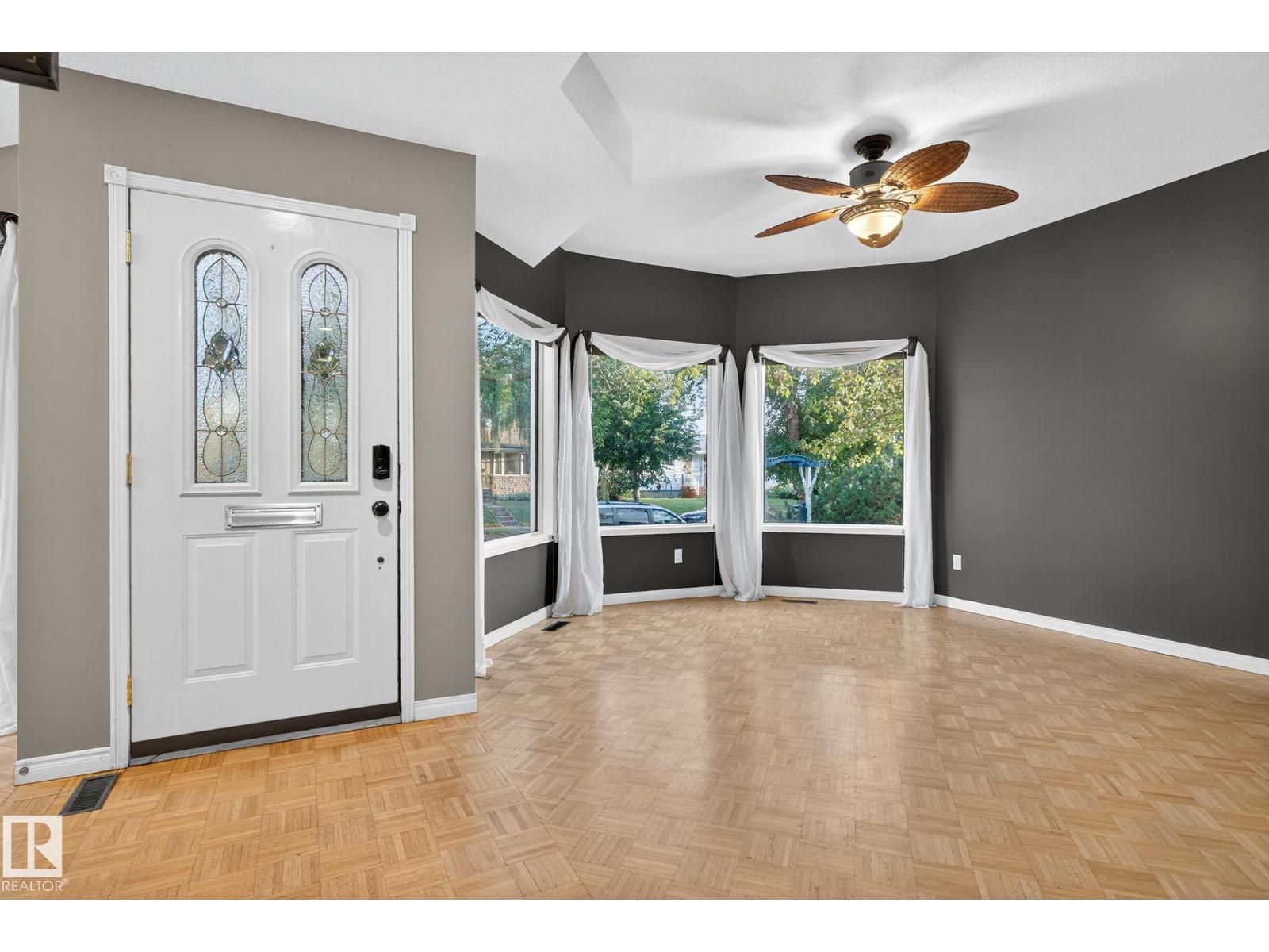 Photo 12 of 3814 108 Av Nw, Edmonton AB