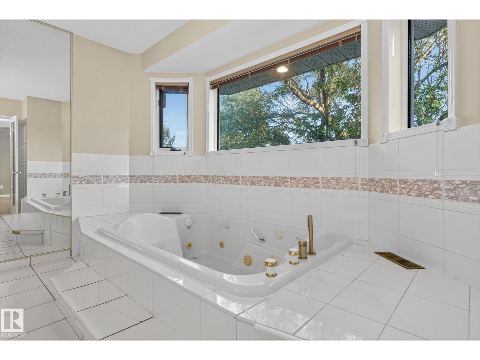 Photo 33 of 3814 108 Av Nw, Edmonton AB