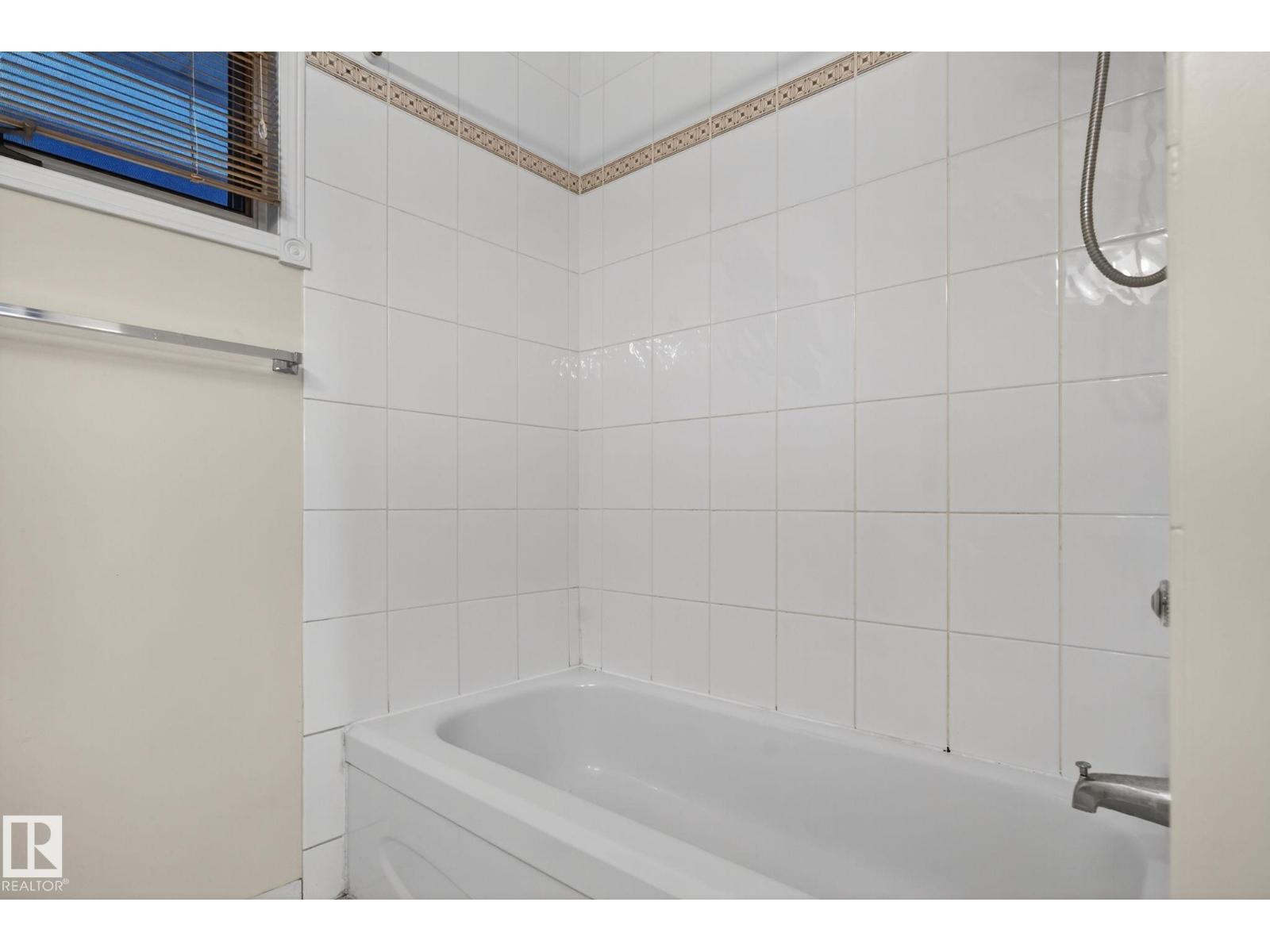 Photo 41 of 3814 108 Av Nw, Edmonton AB