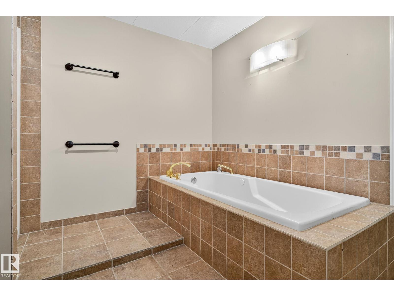 Photo 50 of 3814 108 Av Nw, Edmonton AB