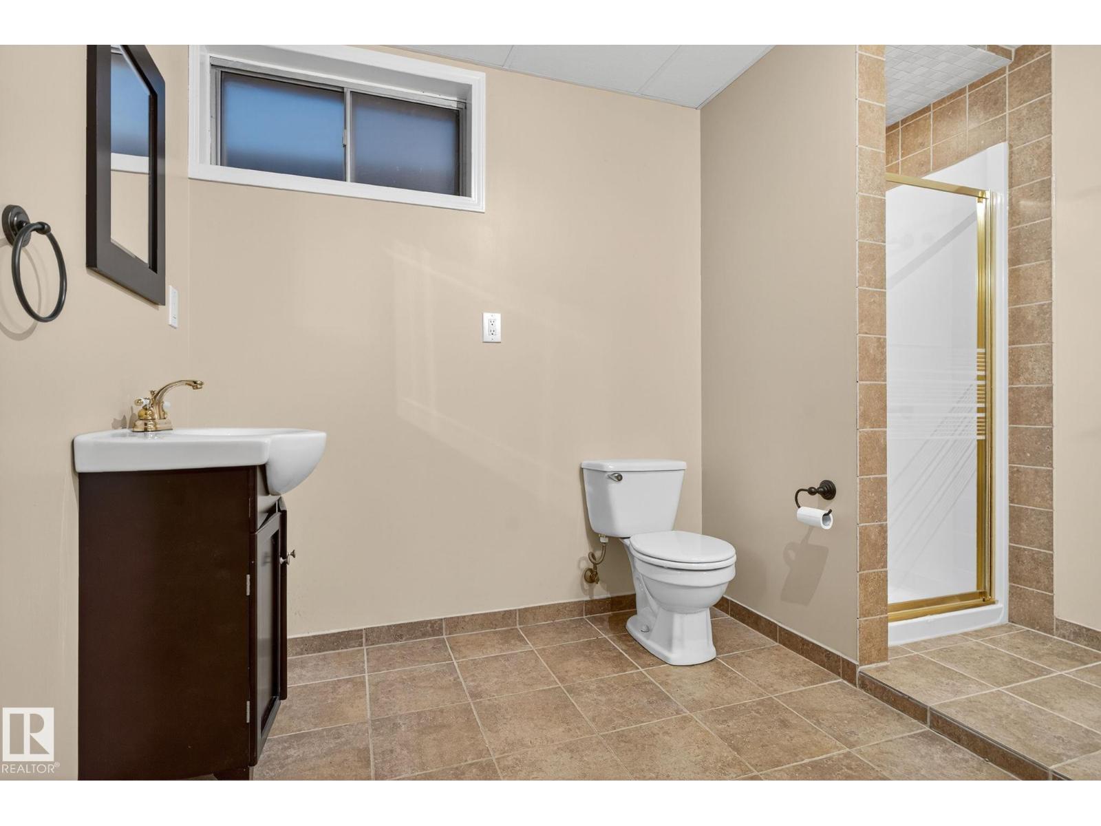 Photo 51 of 3814 108 Av Nw, Edmonton AB