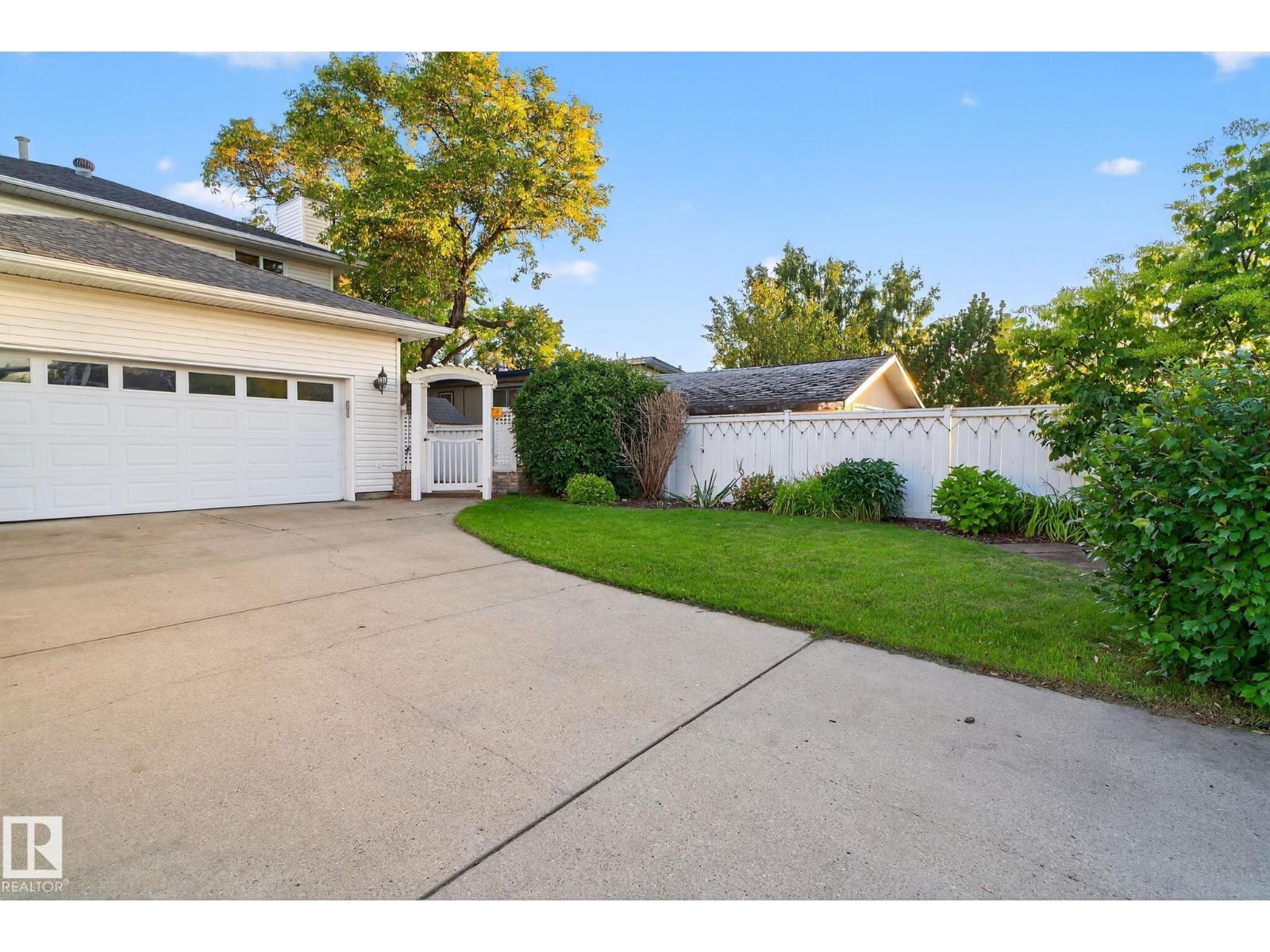Photo 62 of 3814 108 Av Nw, Edmonton AB