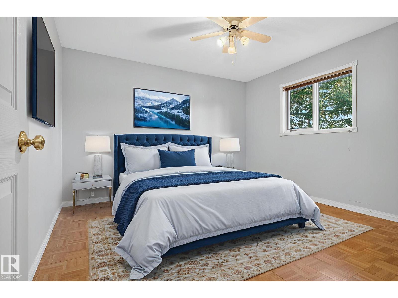 Photo 9 of 3814 108 Av Nw, Edmonton AB