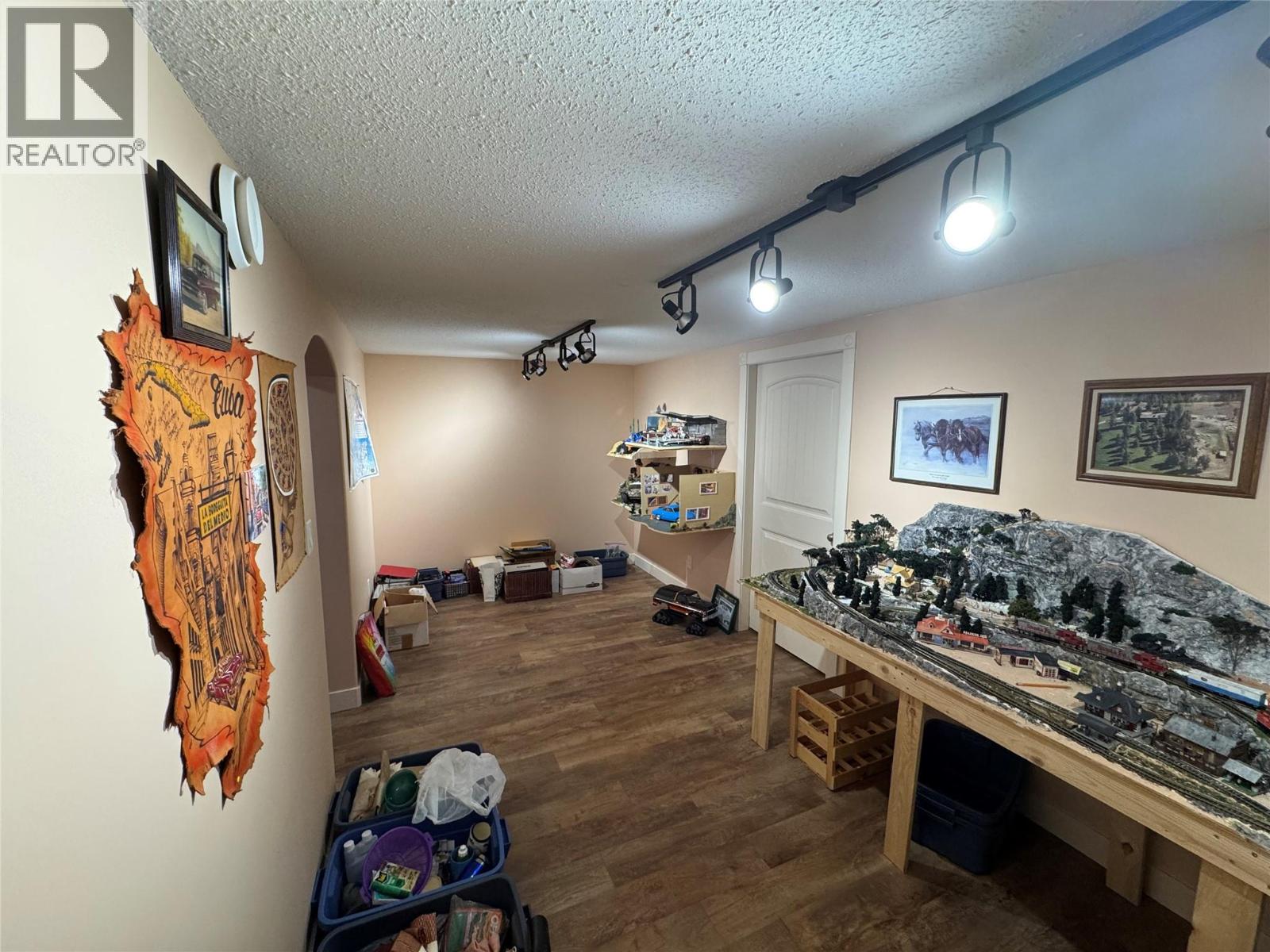  4147 4th Street, Vernon