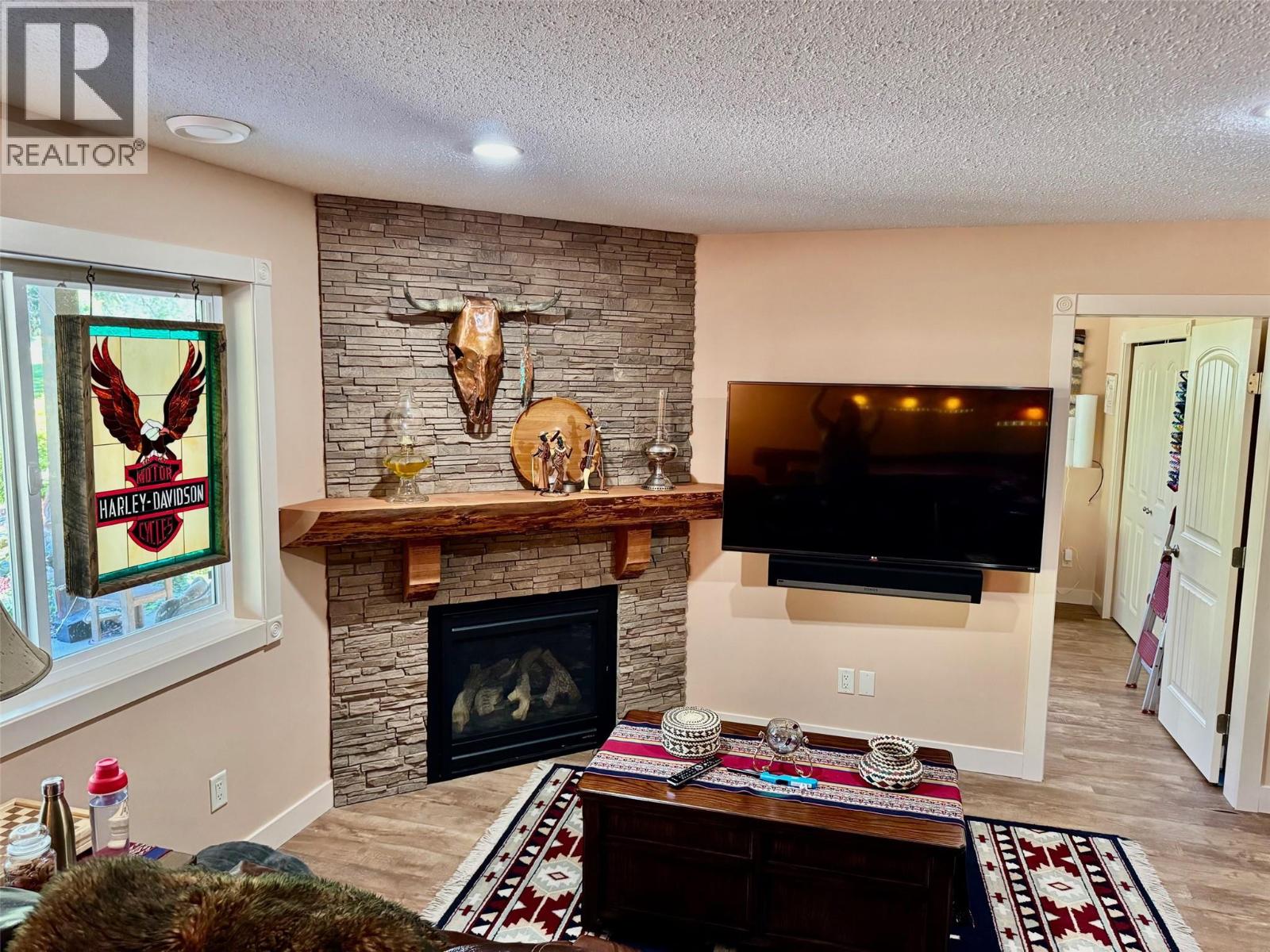  4147 4th Street, Vernon