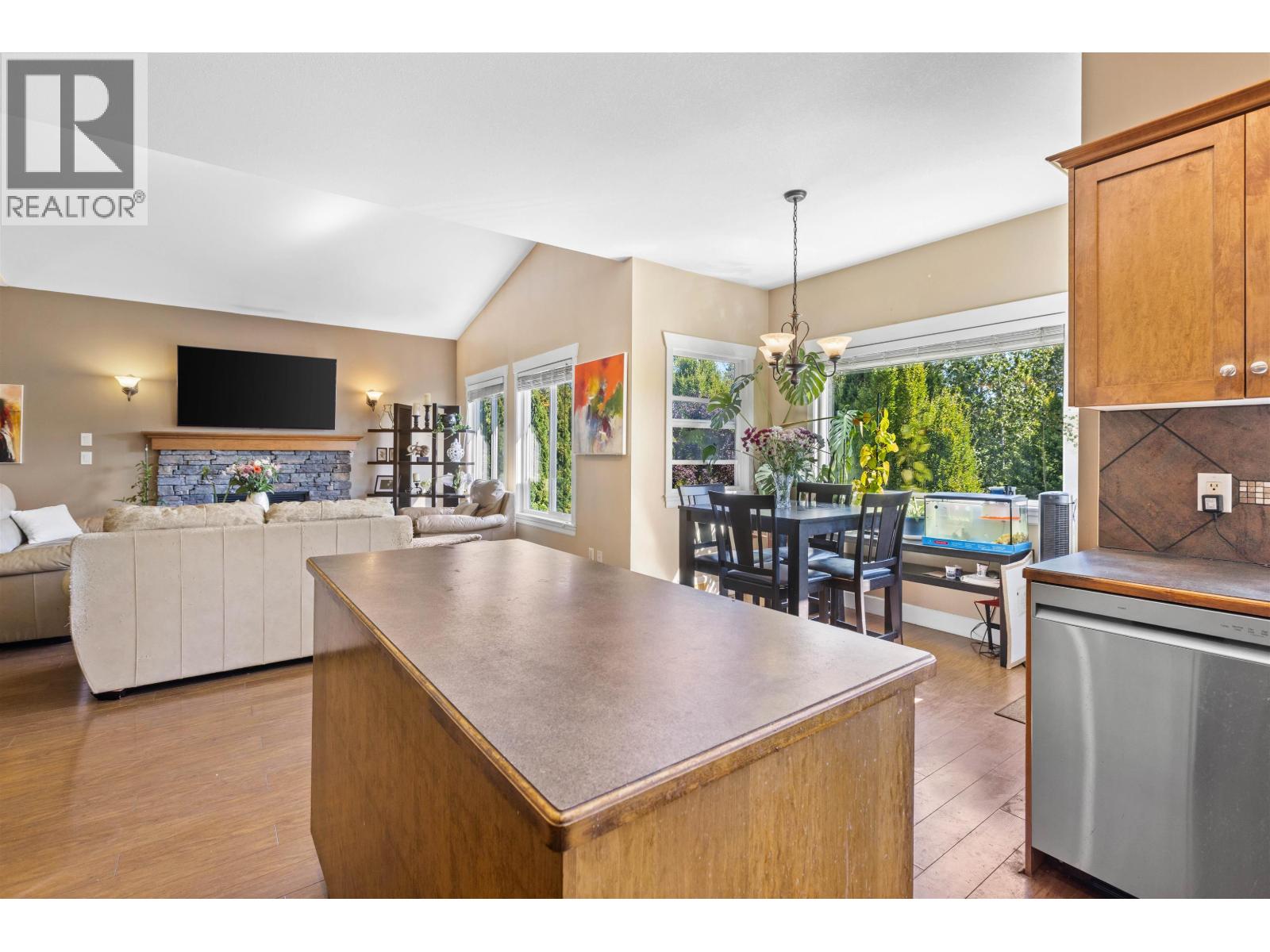 Photo 8 of 11279 Creekside Street, Maple Ridge BC