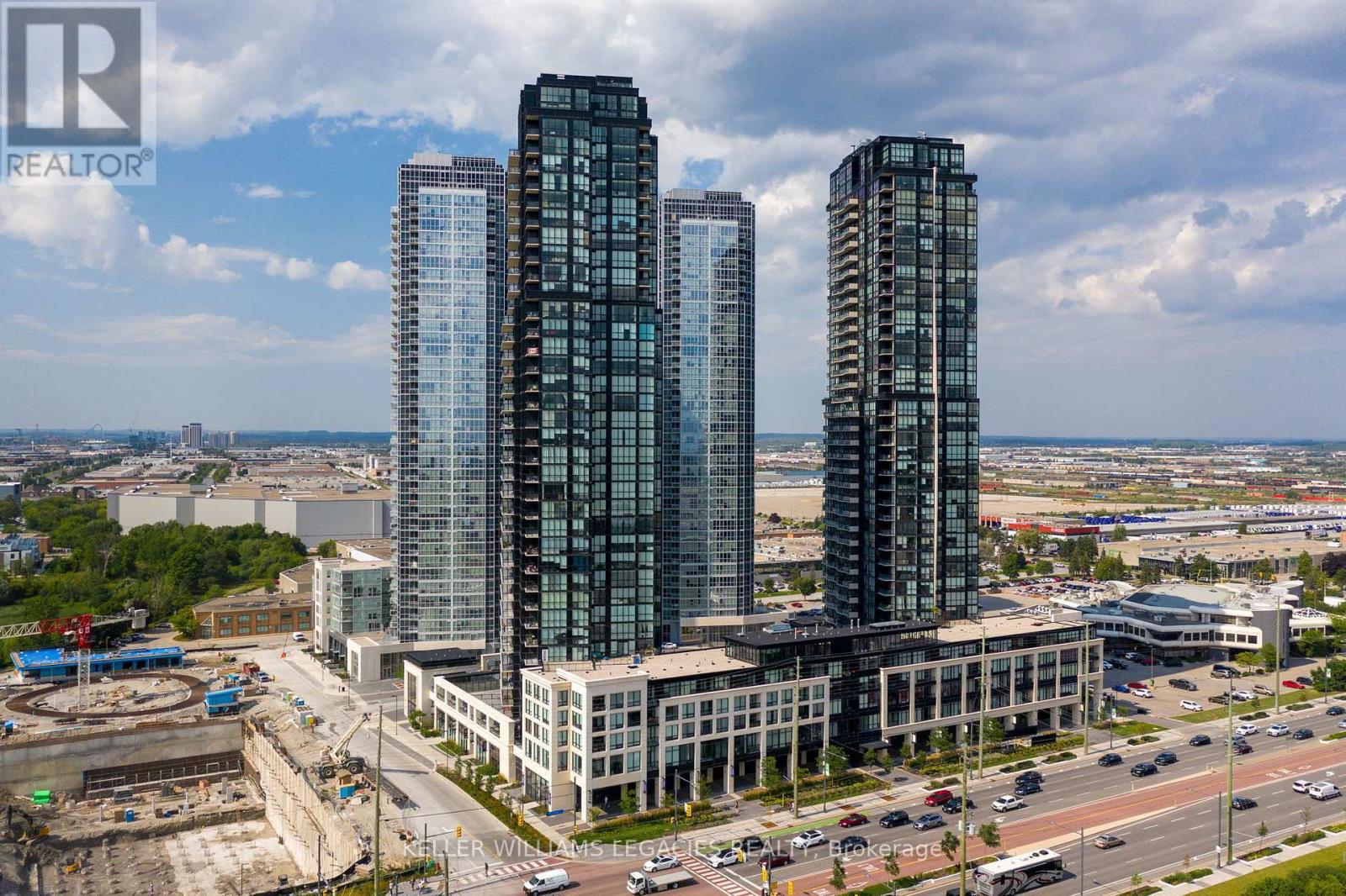 Photo 1 of 2204 2916 Highway 7 Highway, Vaughan ON
