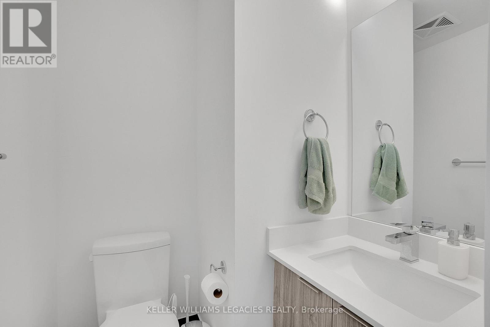 Photo 13 of 2204 2916 Highway 7 Highway, Vaughan ON
