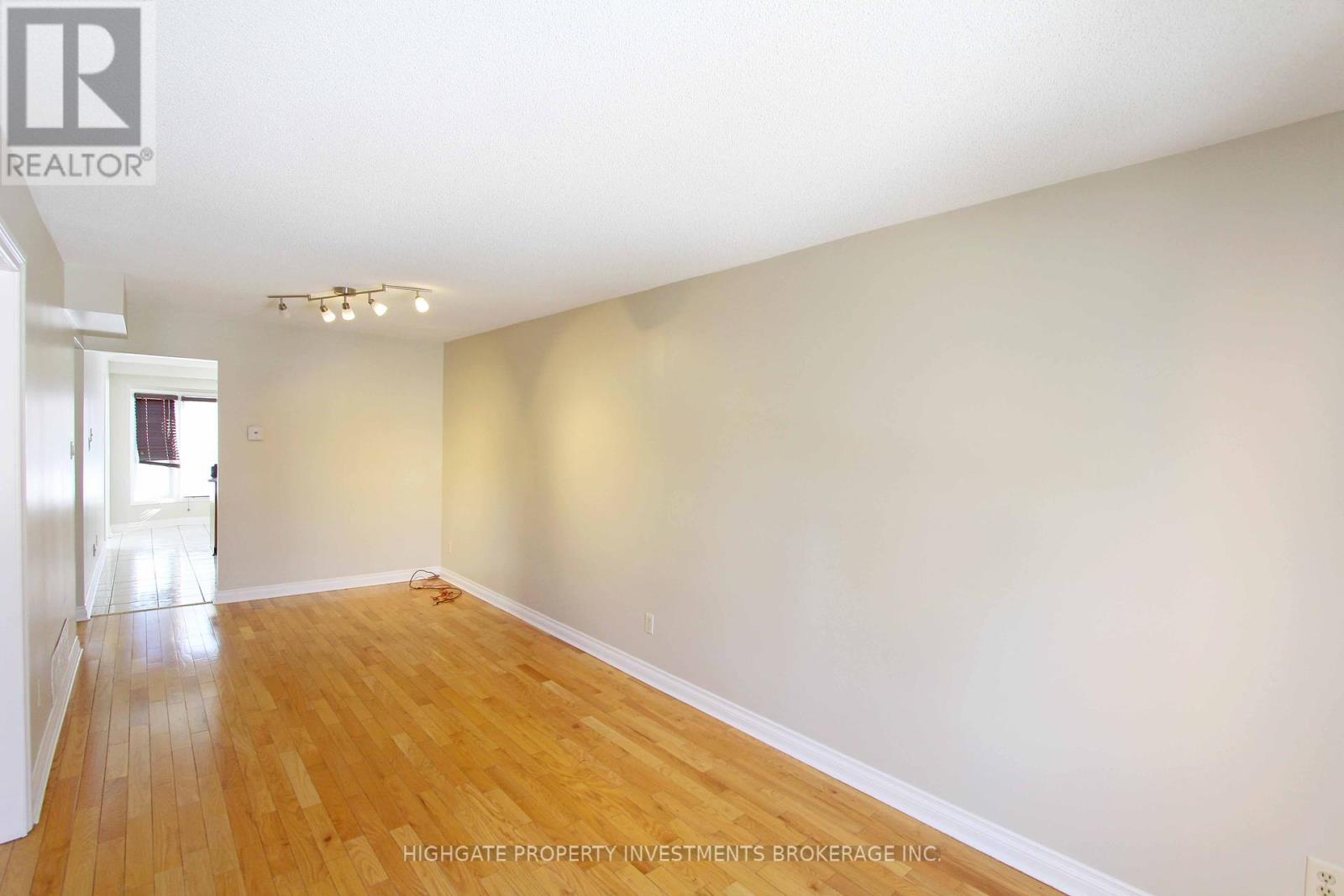 Photo 3 of 80 Hadden Crescent, Barrie ON