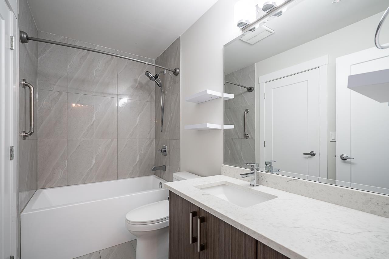 Photo 20 of 309 13799 101 Avenue, Surrey BC