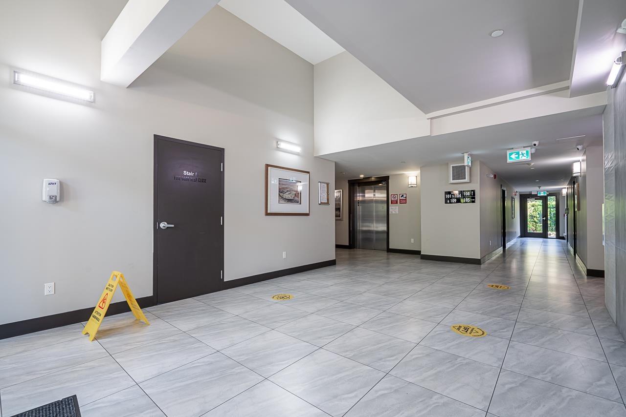 Photo 4 of 309 13799 101 Avenue, Surrey BC