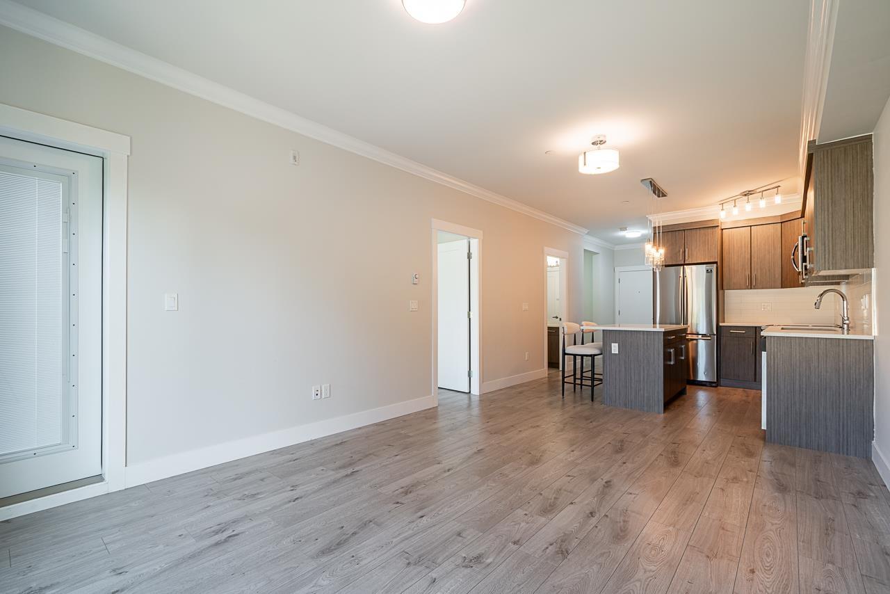 Photo 13 of 309 13799 101 Avenue, Surrey BC