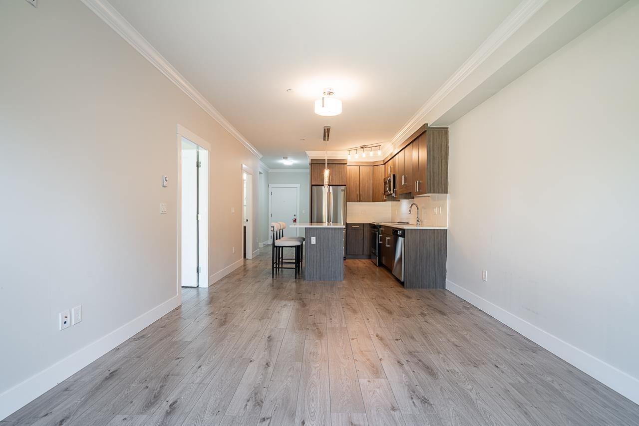 Photo 12 of 309 13799 101 Avenue, Surrey BC