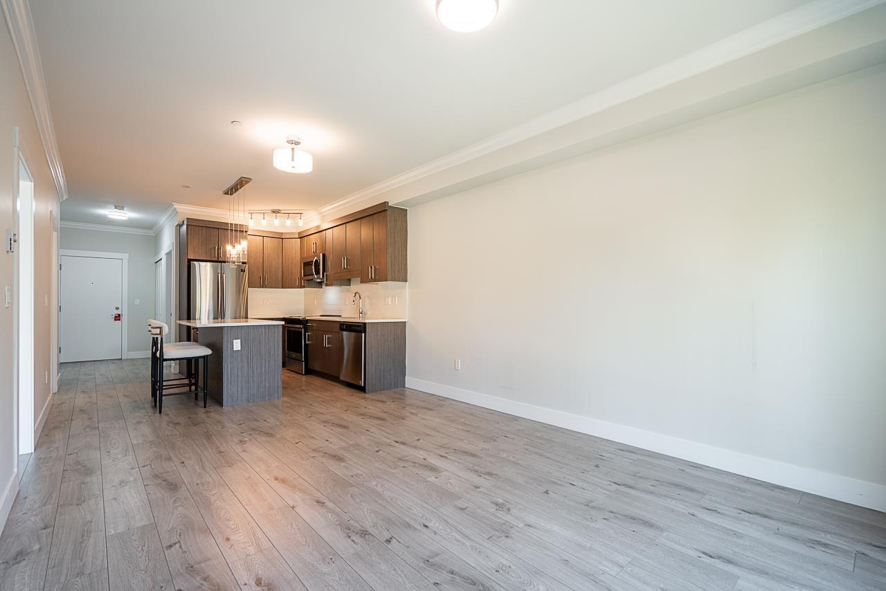 Photo 11 of 309 13799 101 Avenue, Surrey BC