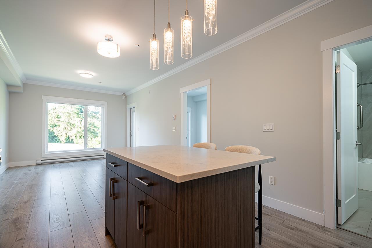 Photo 8 of 309 13799 101 Avenue, Surrey BC