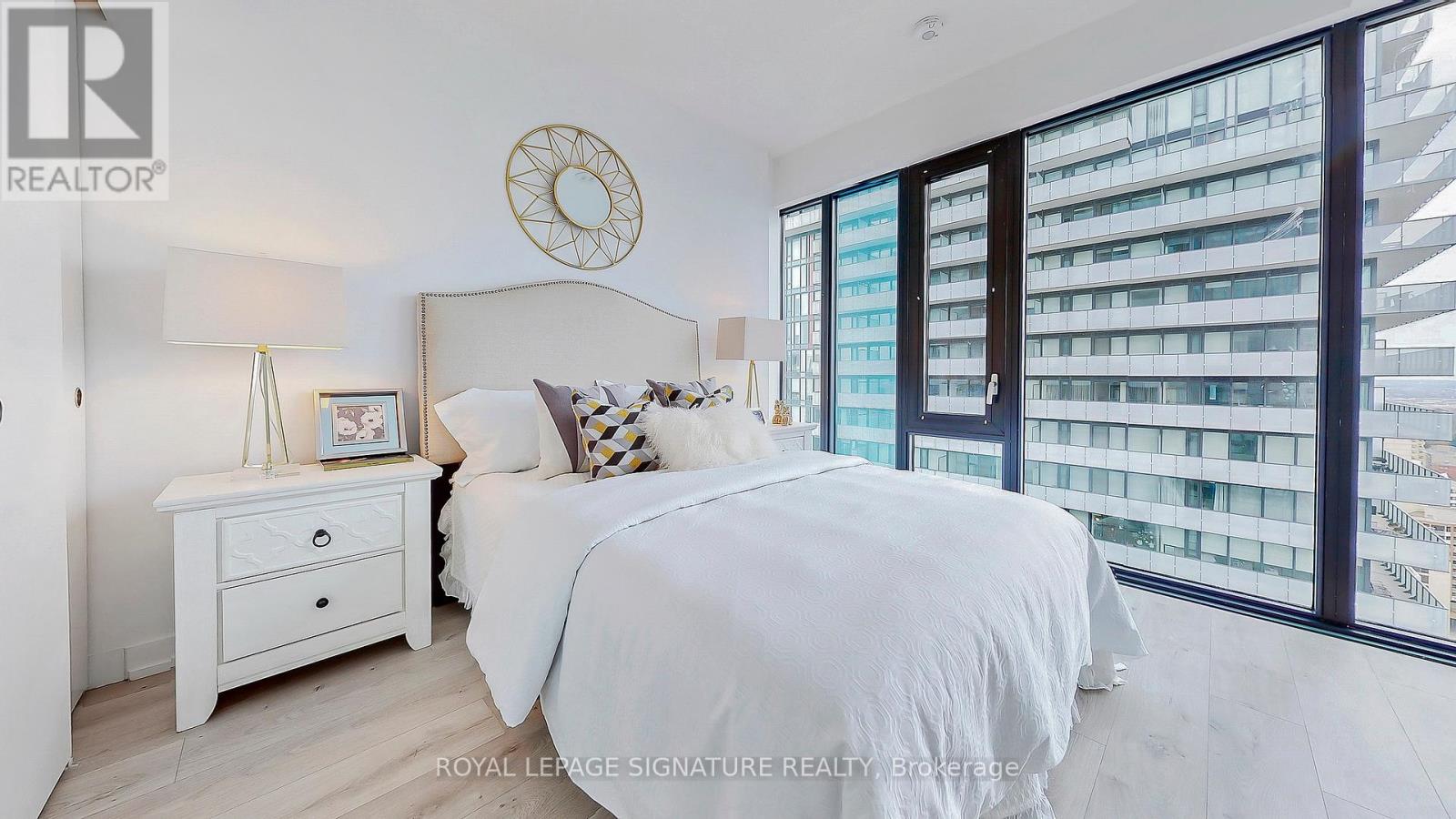 Photo 12 of 2809 161 Roehampton Avenue, Toronto ON