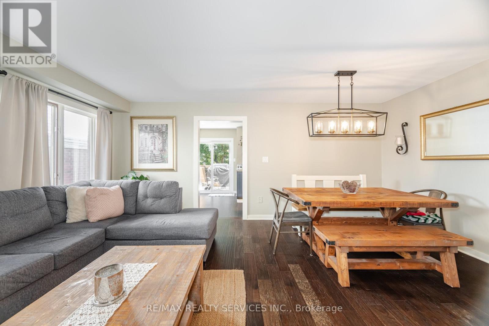 Photo 33 of 10 Deer Creek Place, Brampton ON