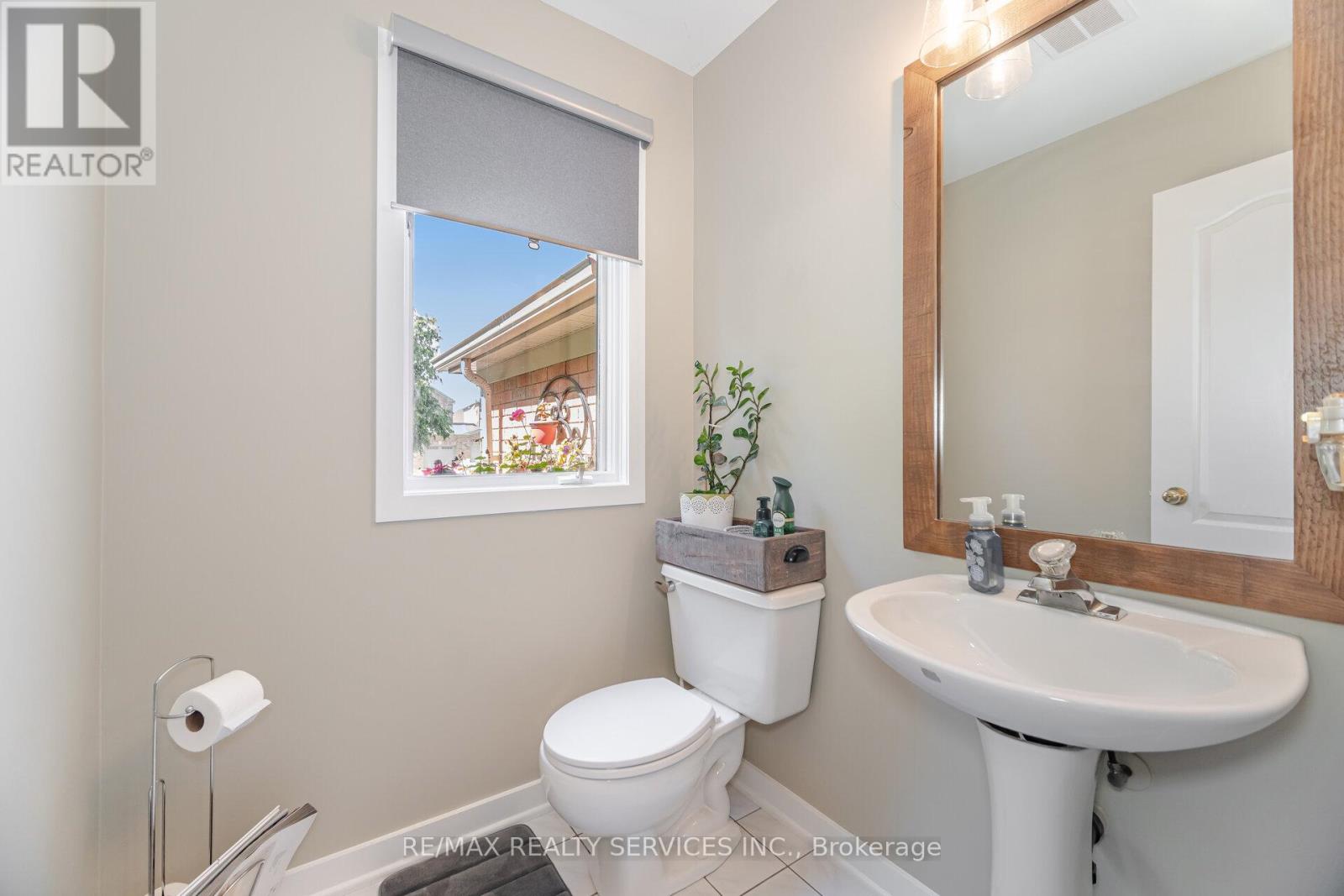 Photo 10 of 10 Deer Creek Place, Brampton ON