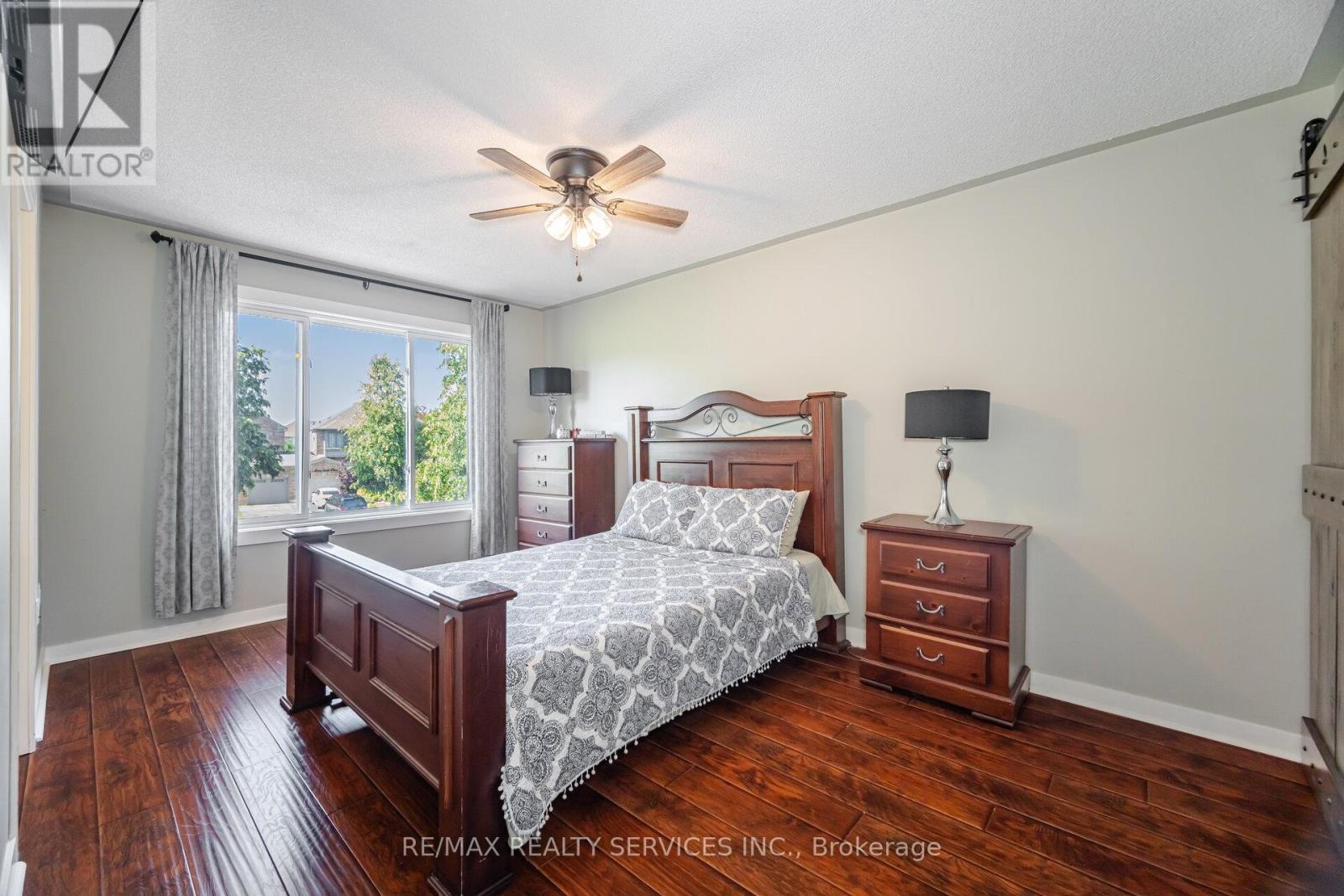 Photo 9 of 10 Deer Creek Place, Brampton ON
