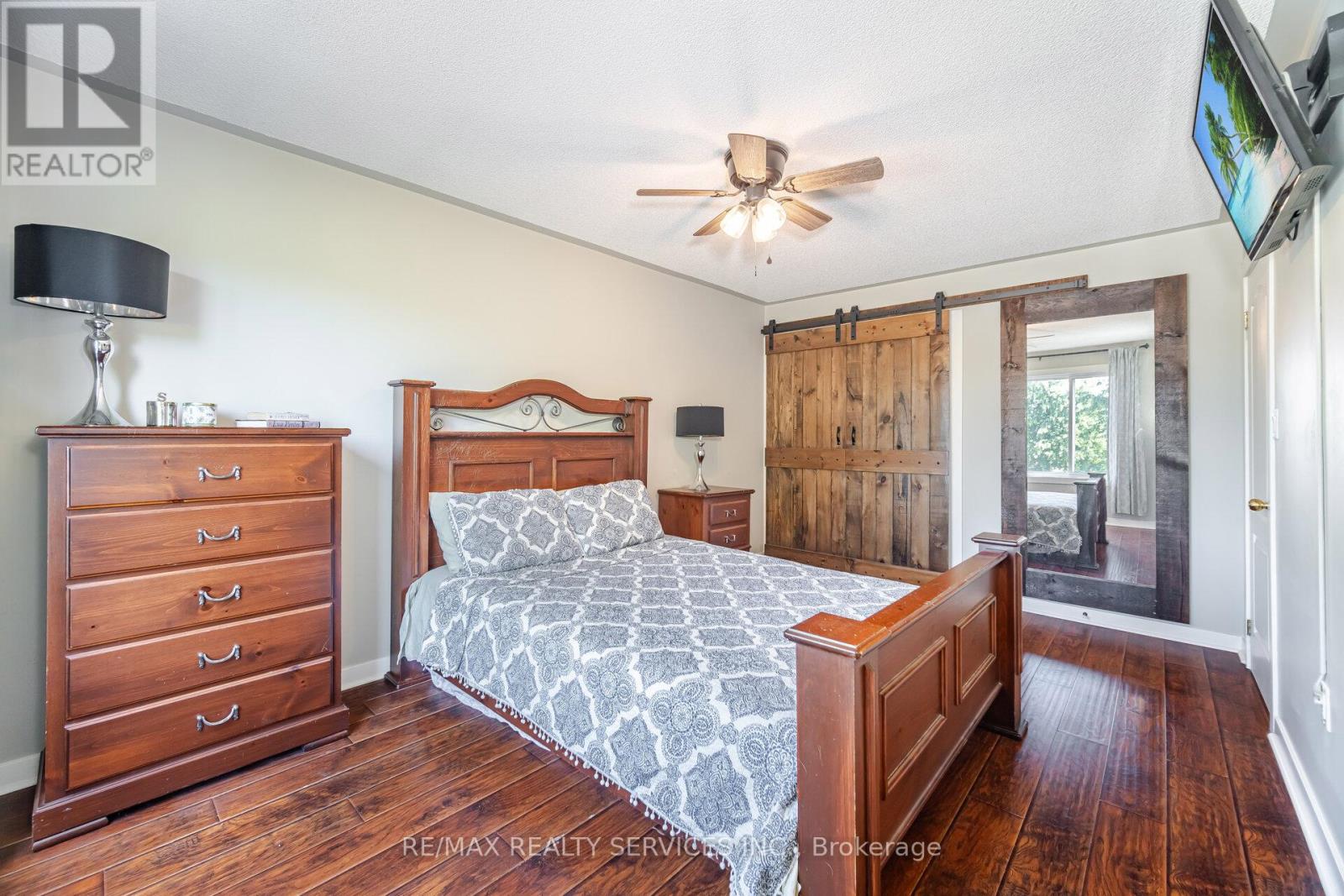 Photo 31 of 10 Deer Creek Place, Brampton ON