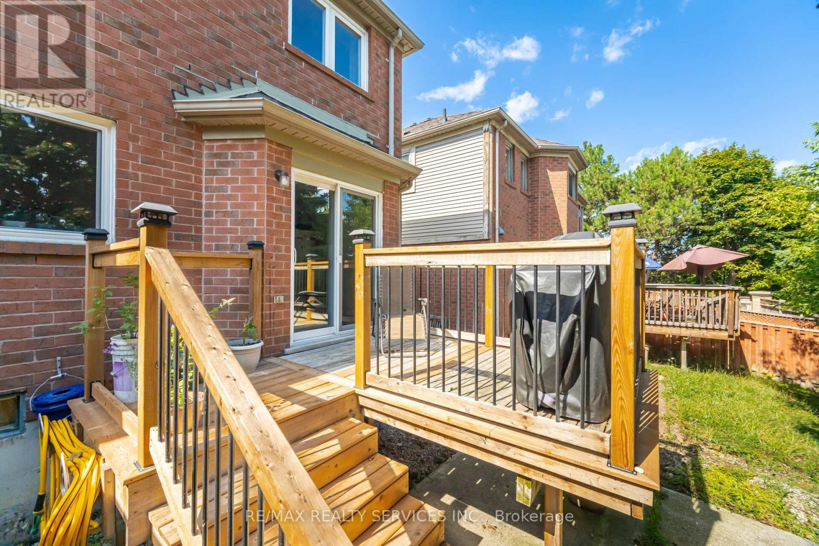 Photo 6 of 10 Deer Creek Place, Brampton ON