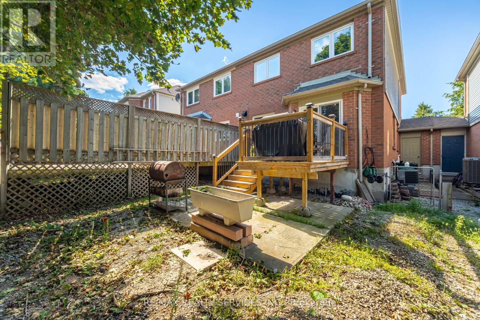 Photo 14 of 10 Deer Creek Place, Brampton ON
