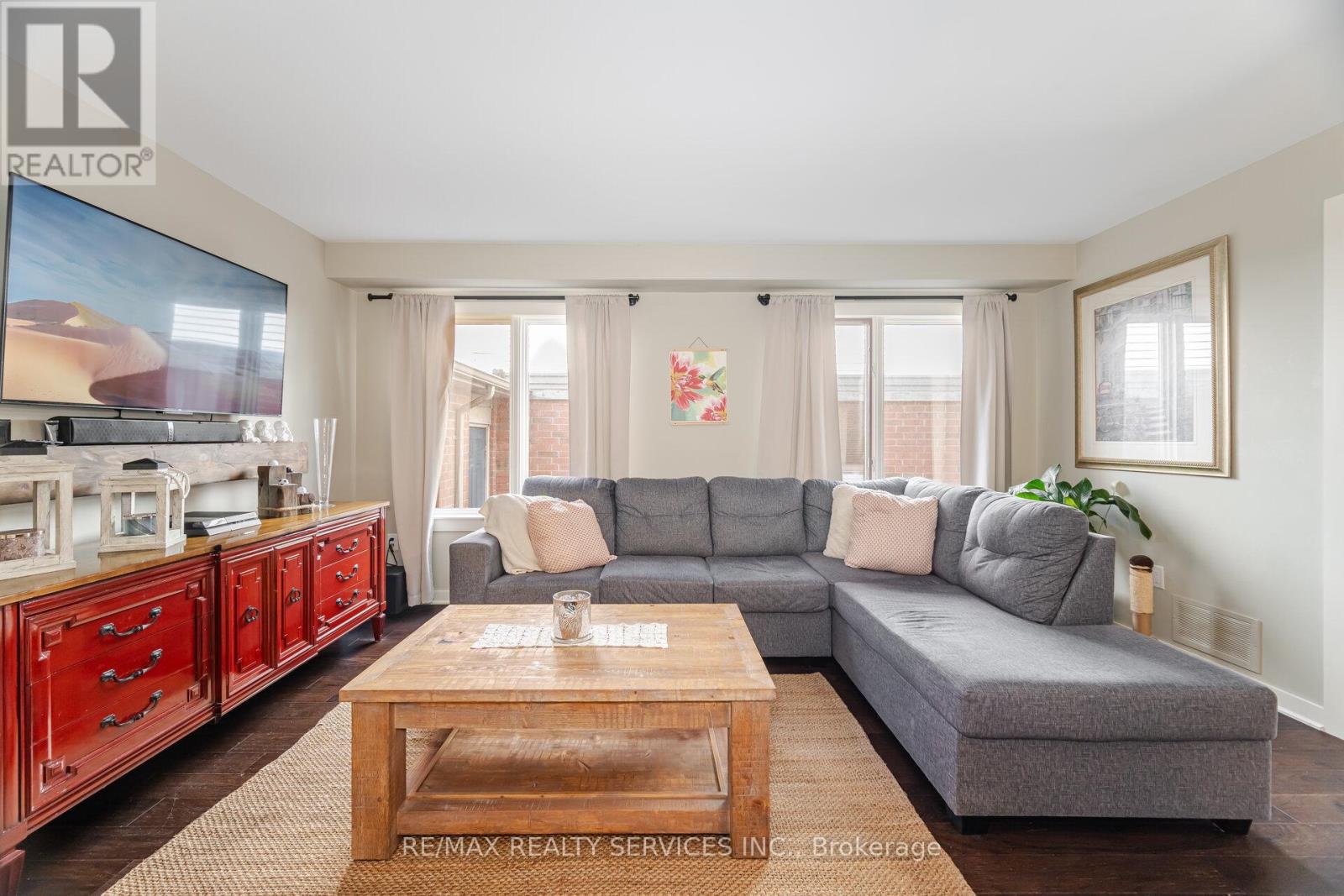 Photo 28 of 10 Deer Creek Place, Brampton ON