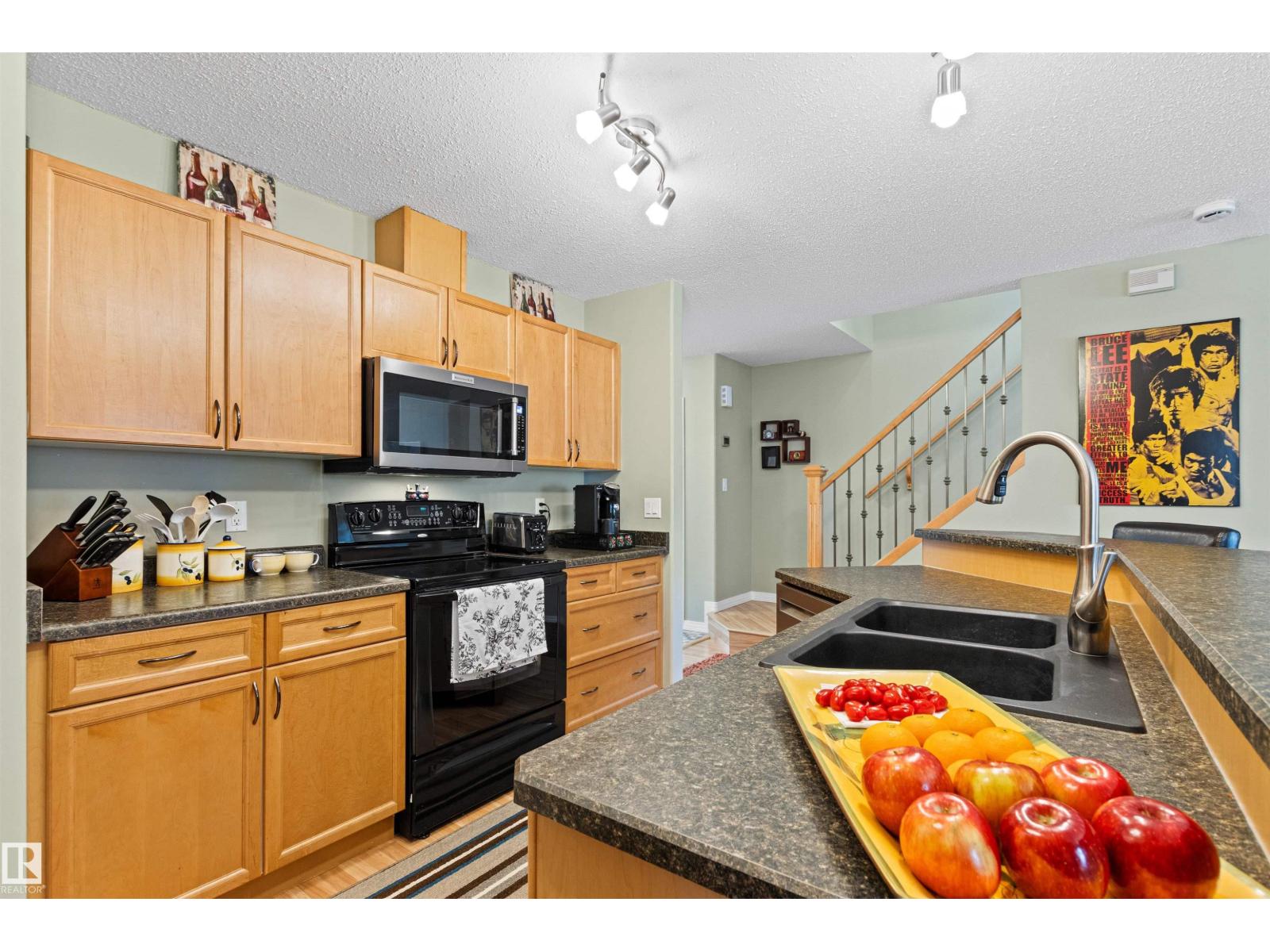 Photo 18 of 21236 91 Av Nw, Edmonton AB
