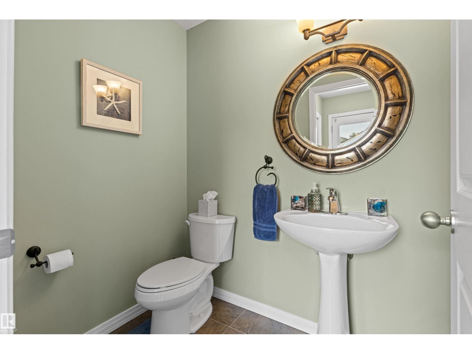 Photo 9 of 21236 91 Av Nw, Edmonton AB
