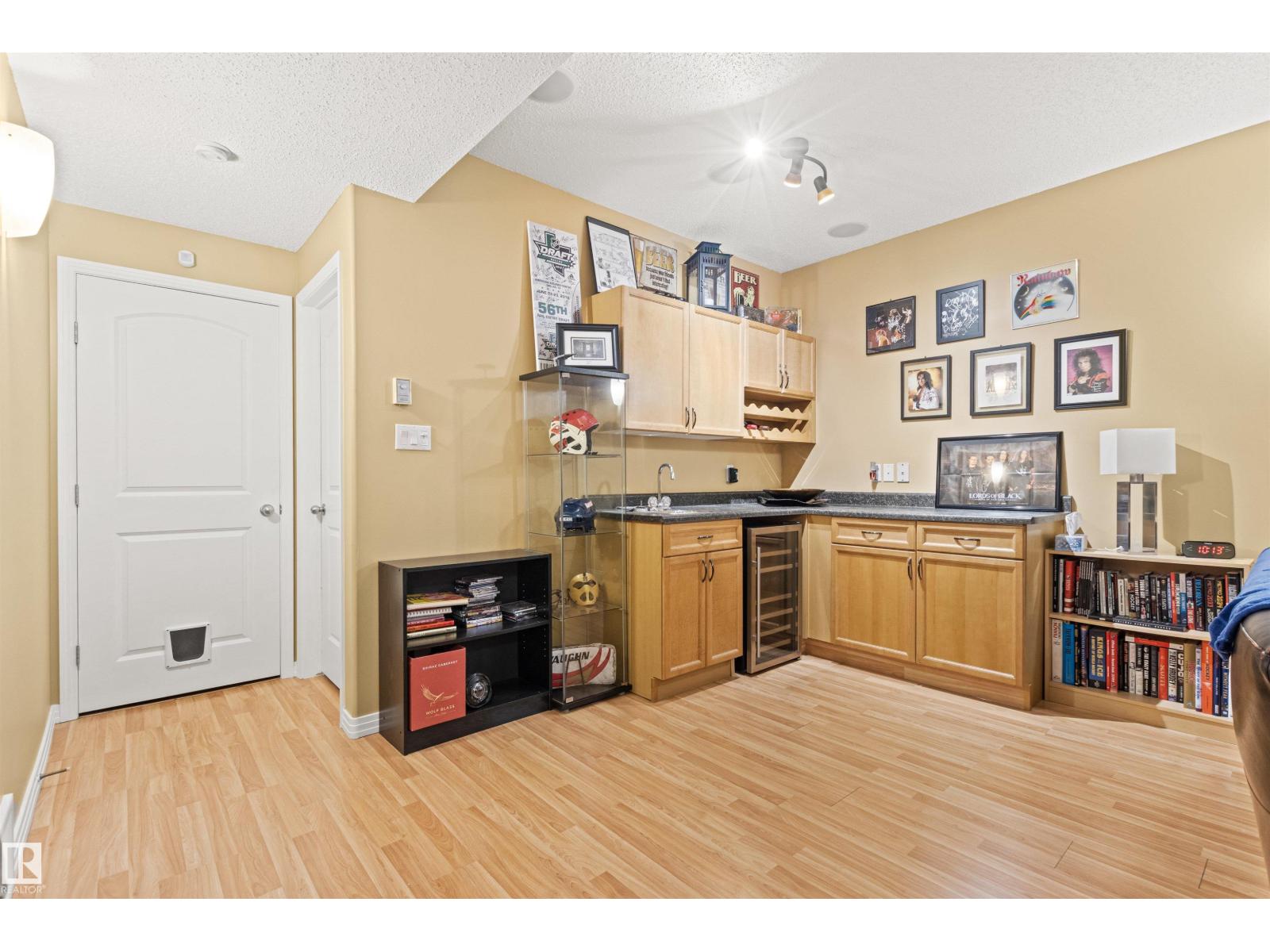 Photo 22 of 21236 91 Av Nw, Edmonton AB