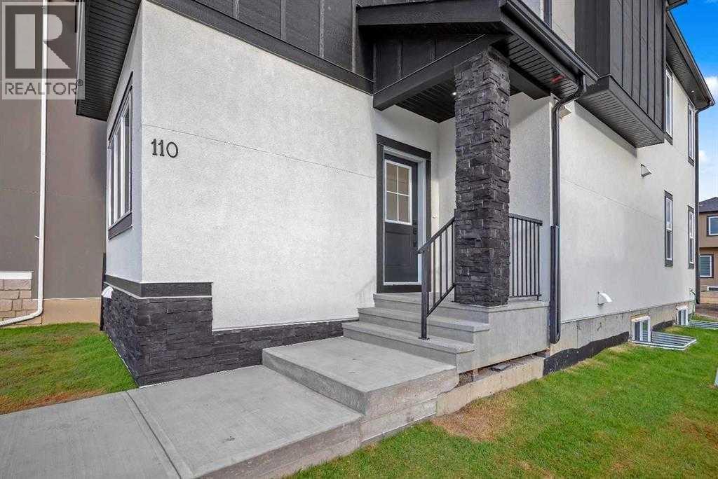 Photo 3 of 110 Saddlepeace Crescent Ne, Calgary AB