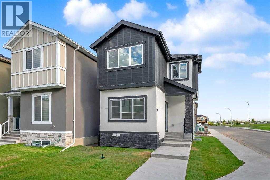 Photo 2 of 110 Saddlepeace Crescent Ne, Calgary AB
