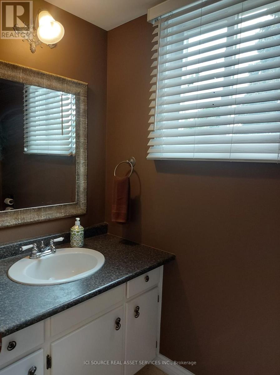 Photo 4 of 195 Ridge Road, Caledon ON