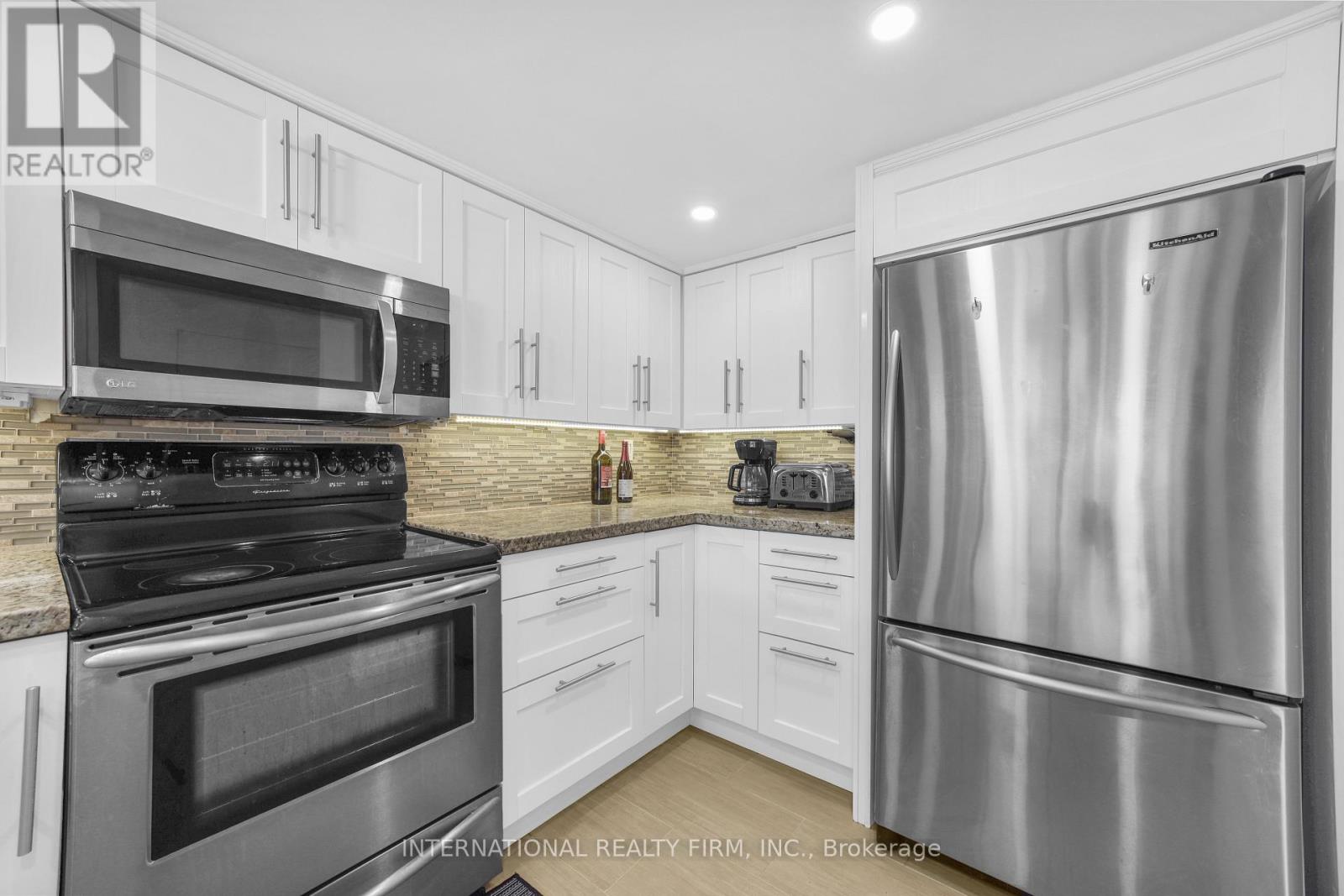 Photo 7 of 713 701 King Street W, Toronto ON