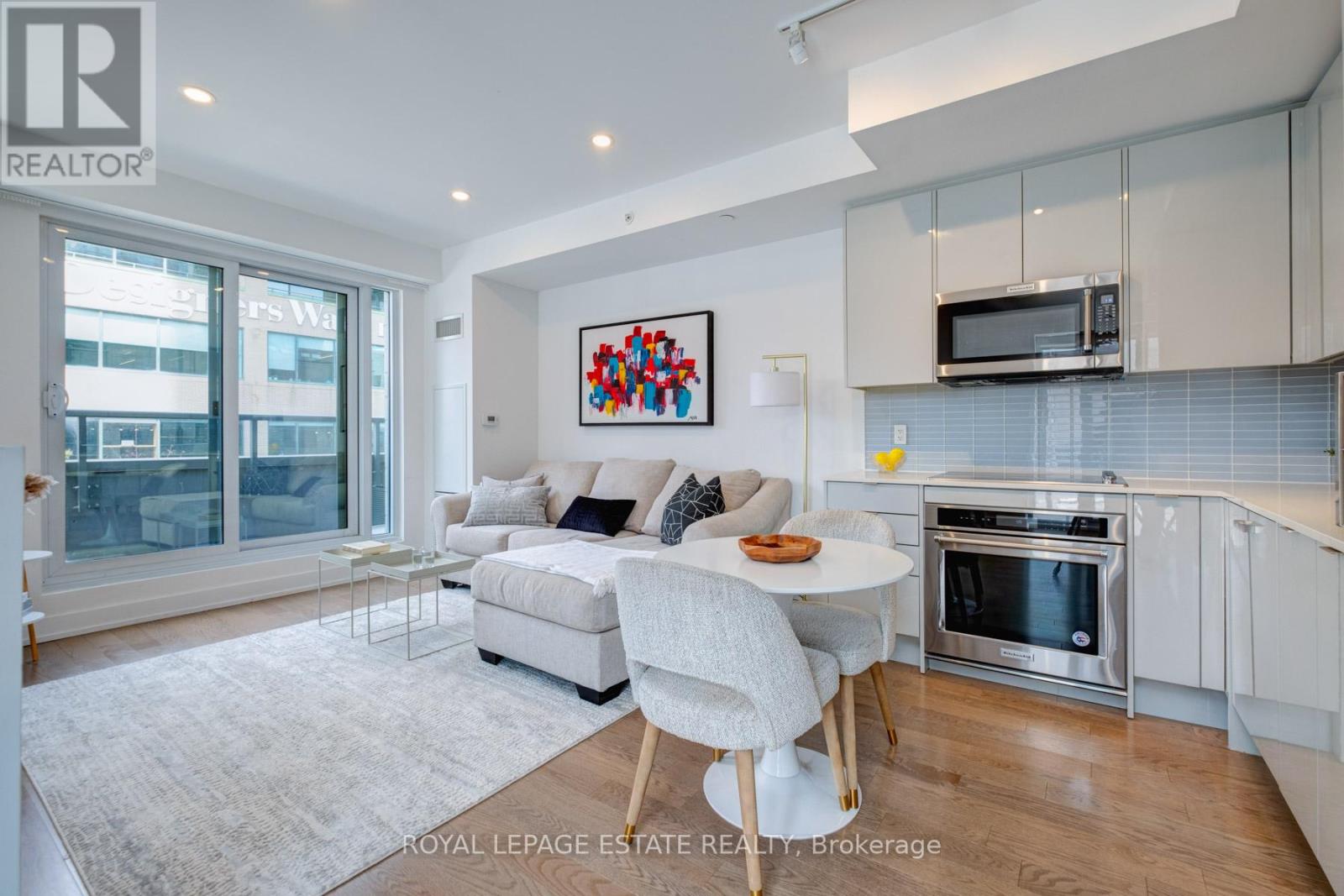 Photo 6 of Th 9 175 Pears Avenue, Toronto ON