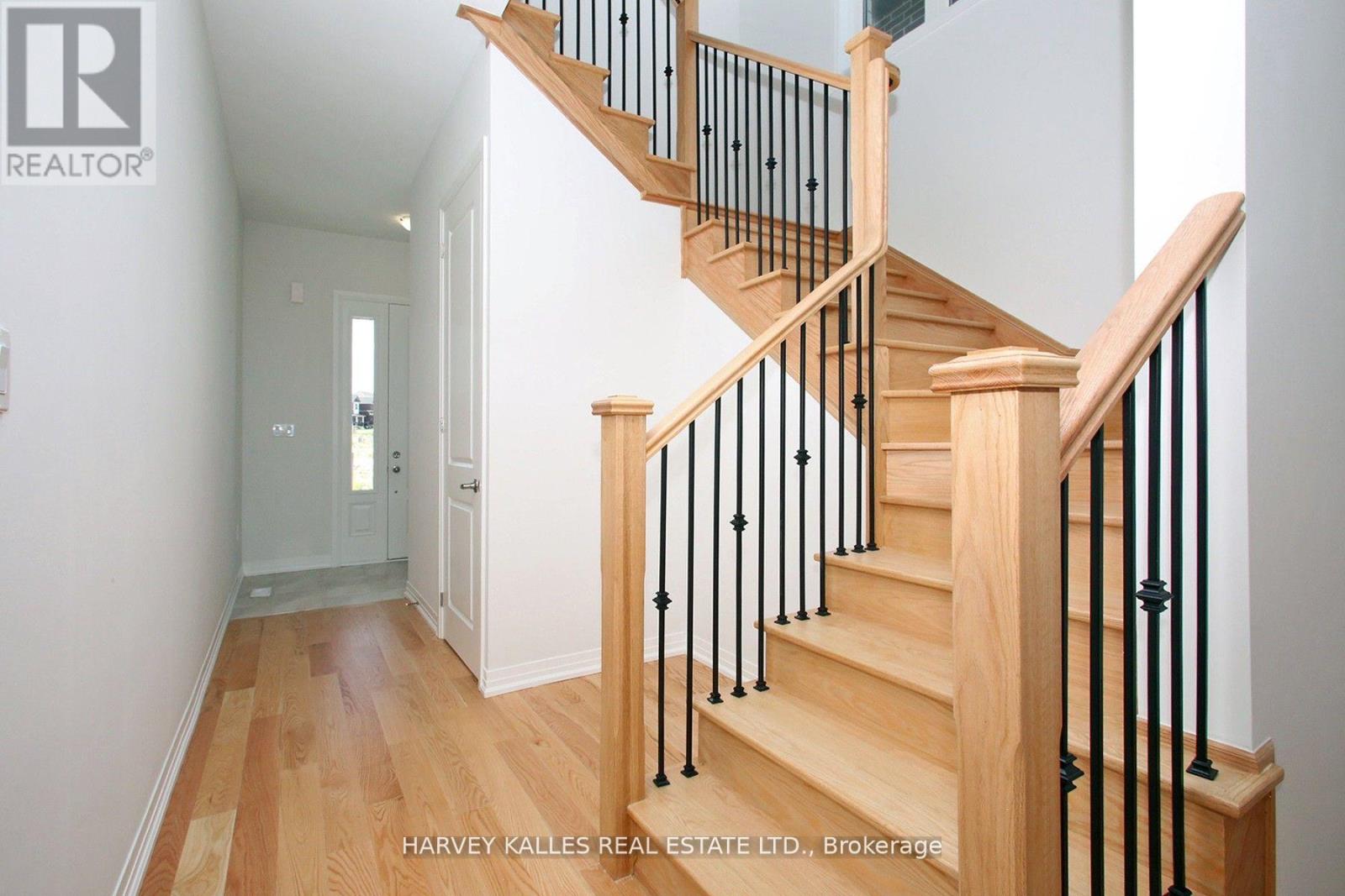 Photo 25 of 1077 Zircon Manor, Pickering ON